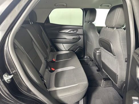 Used 2025 Chevrolet TrailBlazer LT AWD/4WD image 16