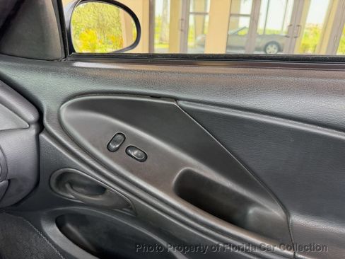 Used 2002 Ford Mustang Convertible RWD image 68