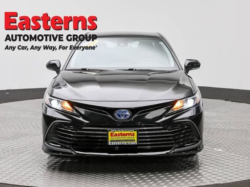 Used 2021 Toyota Camry LE FWD image 2