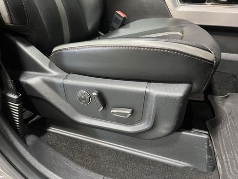 Used 2018 Ford F150 Platinum w/ Equipment Group 701A Luxury AWD/4WD image 22
