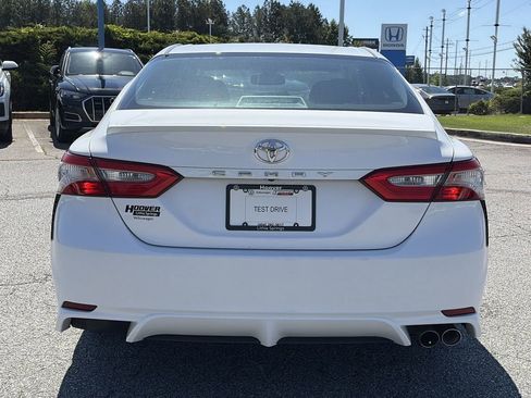 Used 2018 Toyota Camry SE w/ Moonroof Package FWD image 25