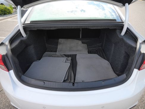 Used 2018 Chevrolet Impala Premier FWD image 18