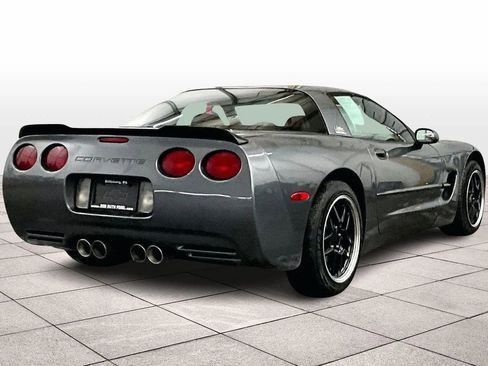 Used 2004 Chevrolet Corvette Coupe w/ Preferred Equipment Group image 12