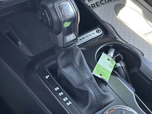 Used 2025 Ford Bronco Outer Banks AWD/4WD image 32