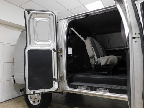 Used 2014 Ford E-250 and Econoline 250 w/ Power Group image 59