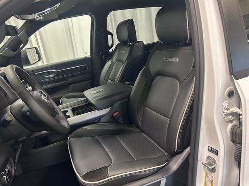 Used 2025 RAM 1500 Laramie w/ Sport Appearance Package AWD/4WD image 8