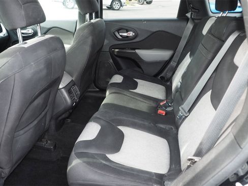 Used 2014 Jeep Cherokee Latitude w/ Cold Weather Group image 14