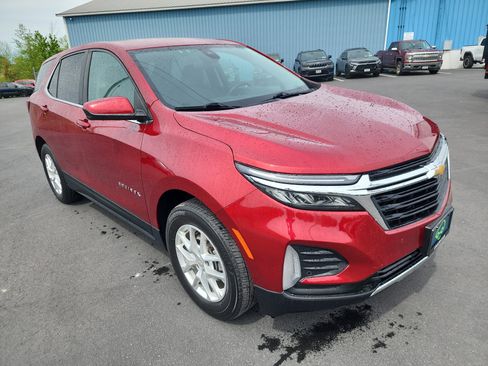 Used 2023 Chevrolet Equinox LT AWD/4WD image 2
