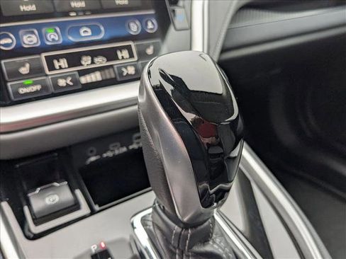 Certified 2025 Subaru Outback Premium image 12