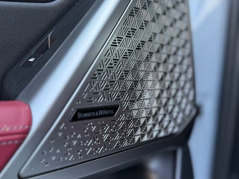 Used 2024 BMW i5 eDrive40i w/ Executive Package image 21