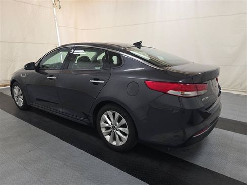 Used 2017 Kia Optima EX w/ Premium Package FWD image 4