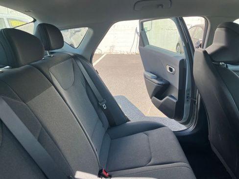 Used 2025 Kia K4 FWD image 37
