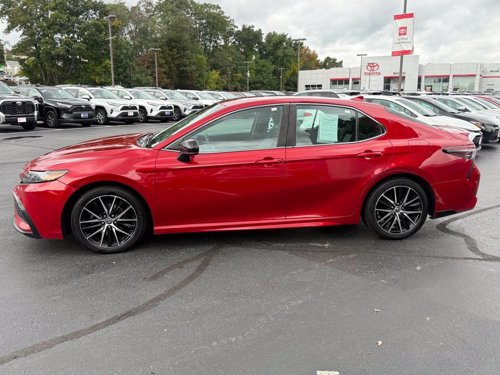 Used 2021 Toyota Camry SE AWD/4WD image 2