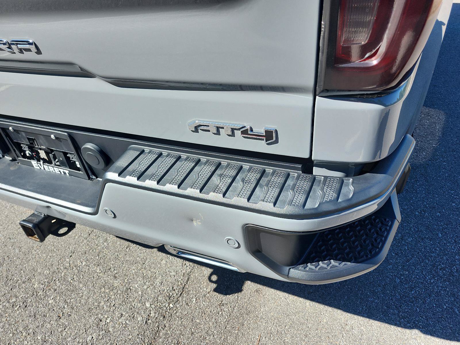Used 2024 GMC Sierra 1500 AT4 w/ AT4 Premium Package AWD/4WD image 4