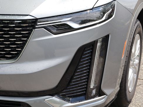 New 2025 Cadillac XT6 Luxury FWD image 8