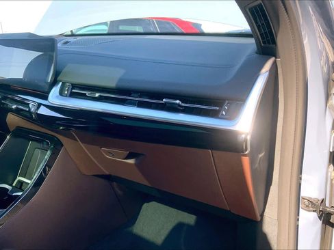 Used 2025 BMW X2 xDrive28i image 18