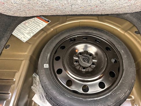 Used 2009 Lincoln MKS FWD image 82