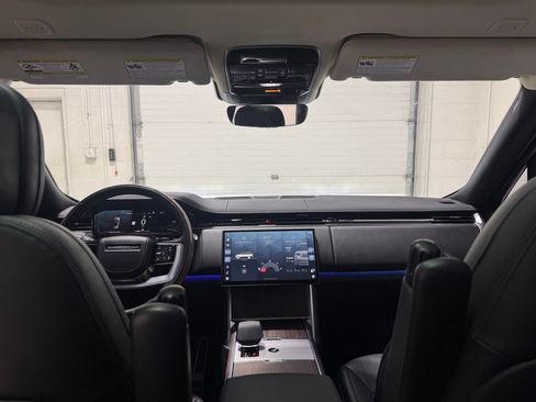 Used 2024 Land Rover Range Rover Long Wheelbase SE AWD/4WD image 32