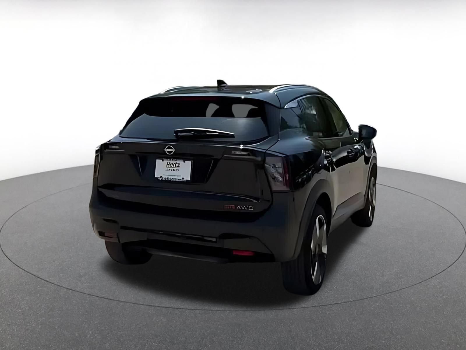 Used 2026 Nissan Kicks SR AWD/4WD image 12