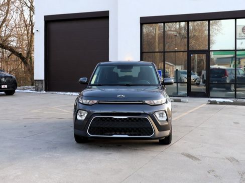 Used 2020 Kia Soul LX image 2