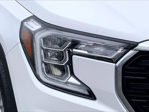 Used 2022 GMC Terrain SLE w/ Driver Convenience Package image 23