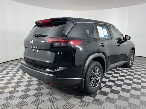 Used 2025 Nissan Rogue S FWD image 10