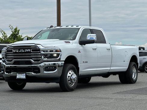 New 2026 RAM 3500 Laramie AWD/4WD image 8