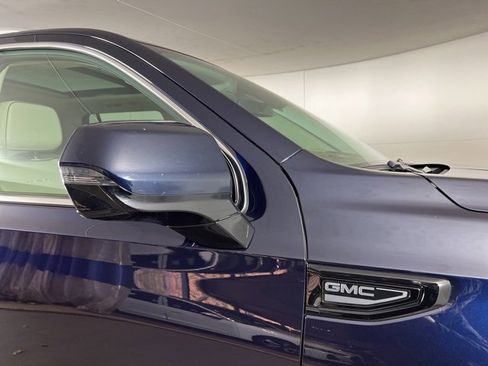 Used 2024 GMC Yukon Denali image 10
