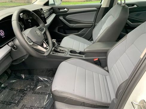 Used 2025 Volkswagen Jetta SE w/ Sunroof Package FWD image 10