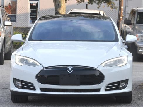 Used 2014 Tesla Model S 85 RWD image 2