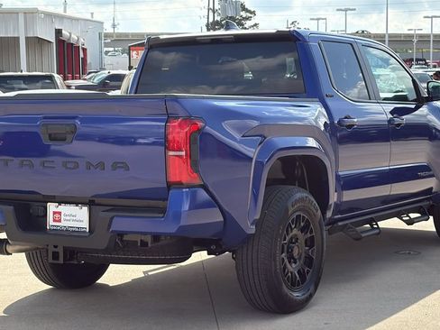 Certified 2025 Toyota Tacoma SR5 AWD/4WD image 5
