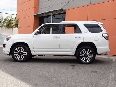 Used 2023 Toyota 4Runner Limited AWD/4WD image 5