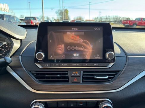 Used 2024 Nissan Altima 2.5 SV image 26