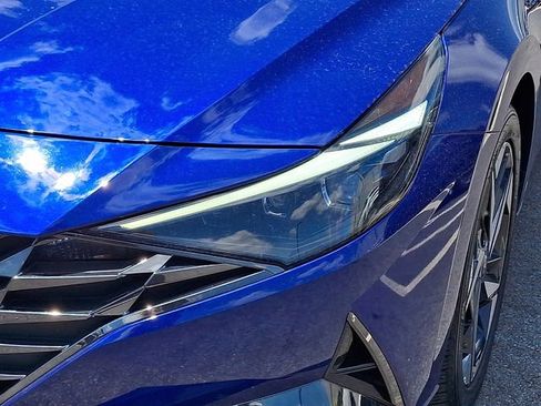 Used 2023 Hyundai Elantra Limited FWD image 9