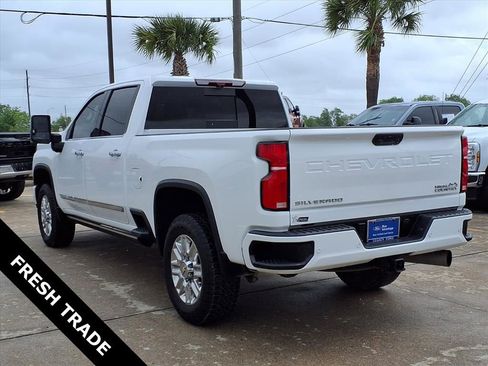 Used 2024 Chevrolet Silverado 2500 High Country w/ High Country Premium Package image 4