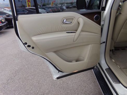 Used 2013 INFINITI QX56 4WD w/ Deluxe Touring Pkg image 22