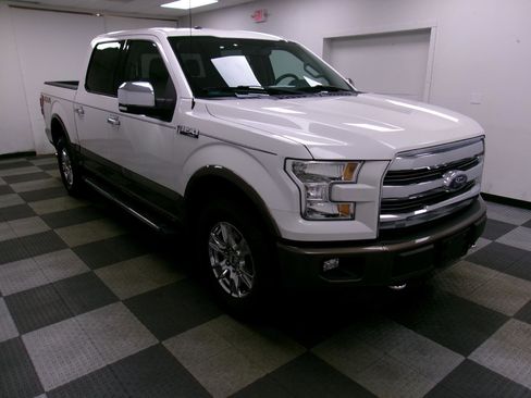 Used 2015 Ford F150 Lariat image 15