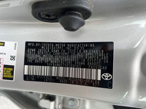 Used 2025 Toyota Corolla LE FWD image 16