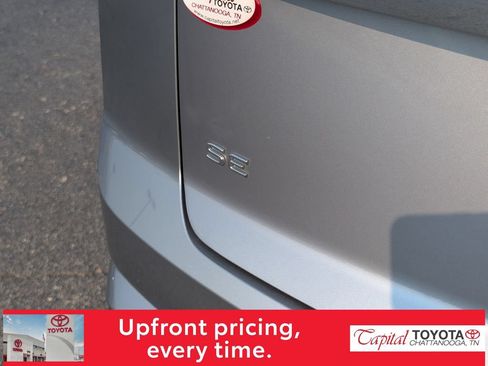 Used 2024 Volkswagen Atlas Cross Sport SE w/ Panoramic Sunroof Package AWD/4WD image 8