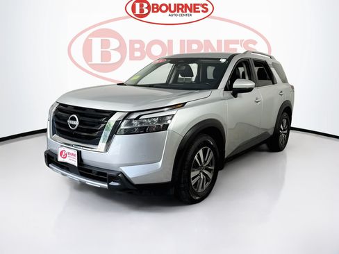 Used 2024 Nissan Pathfinder SL AWD/4WD image 6