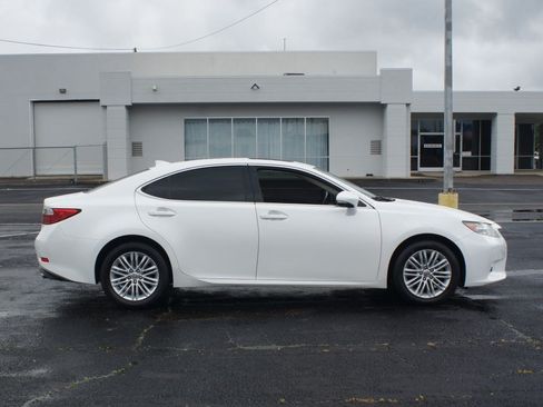 Used 2015 Lexus ES 350 w/ Luxury Package FWD image 18