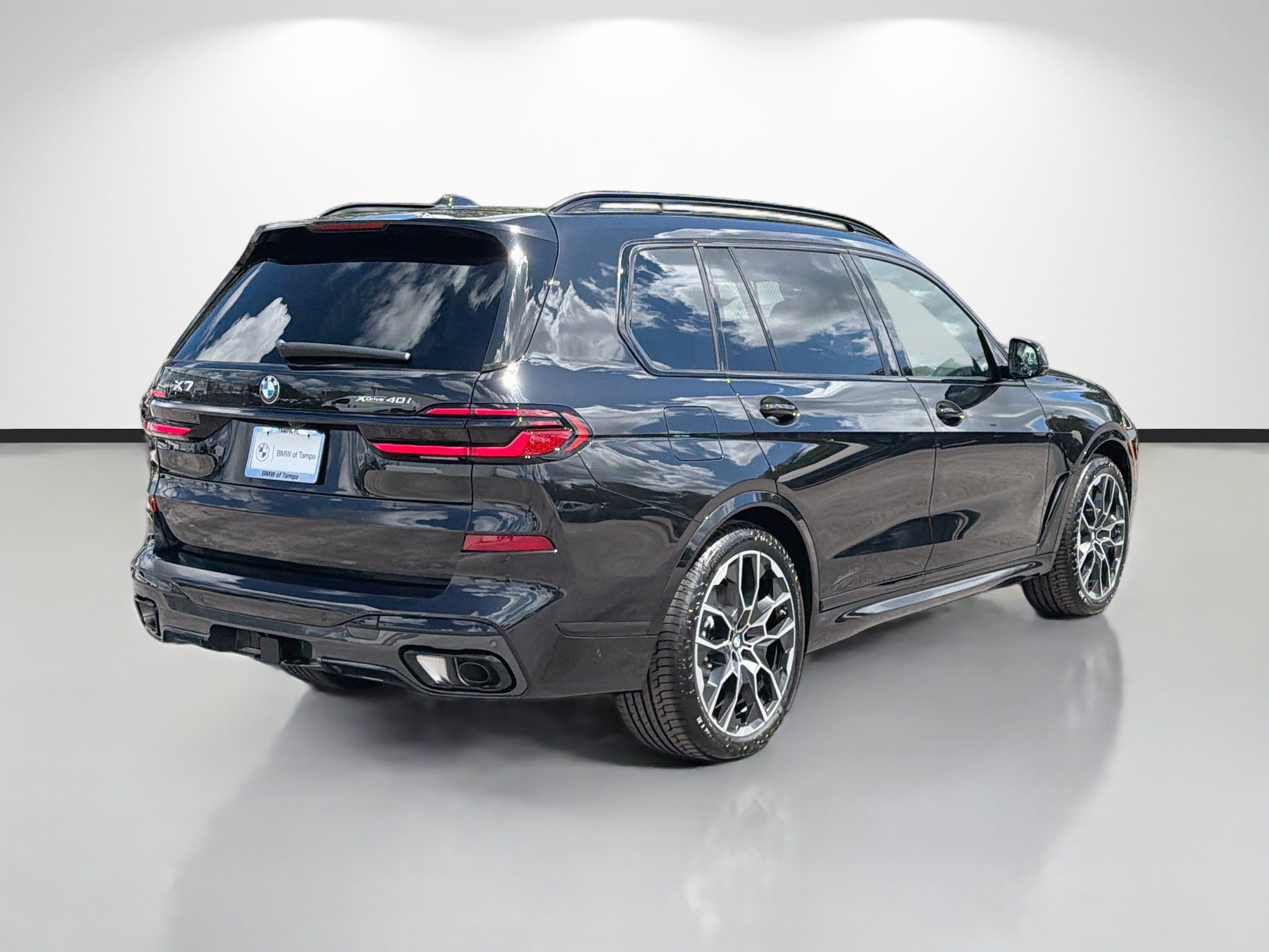 New 2027 BMW X7 xDrive40i w/ M Sport Package AWD/4WD image 3