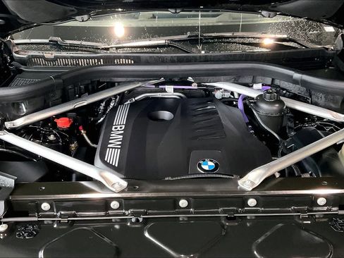 Used 2025 BMW X5 xDrive40i w/ Climate Comfort Package image 33