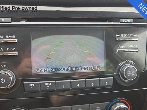 Used 2016 Nissan Rogue S FWD image 14