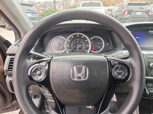 Used 2016 Honda Accord LX image 19