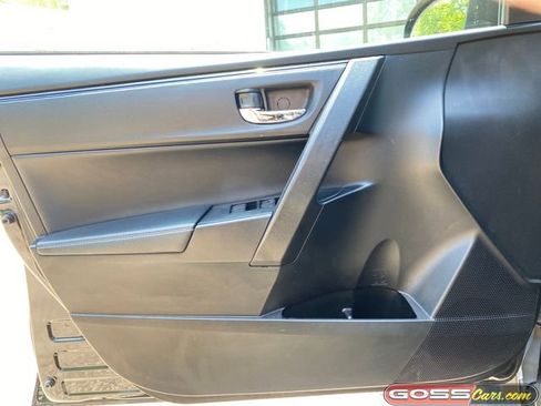Used 2017 Toyota Corolla SE w/ SE Premium Package FWD image 23