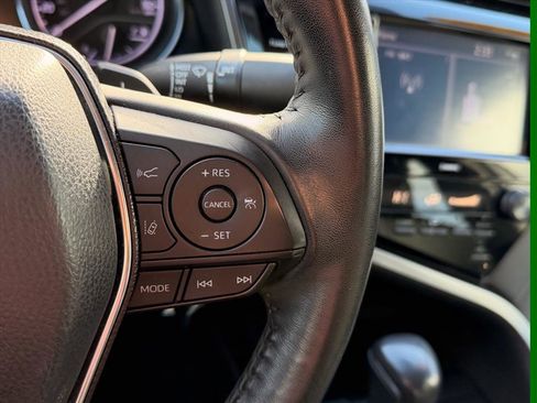 Used 2020 Toyota Camry SE image 15