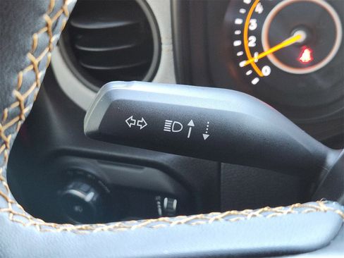 Used 2024 Jeep Wrangler Sport image 27