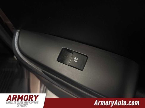 Used 2019 Toyota Highlander XLE image 31