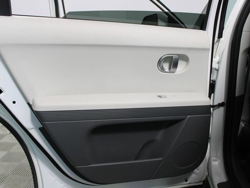 Used 2024 Hyundai Ioniq 5 SE image 22